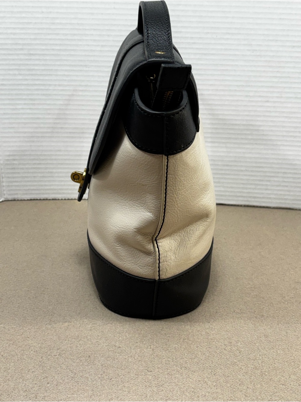 Fossil Colorblock Leather Turnlock Bucket Bag - Picture 3 of 16